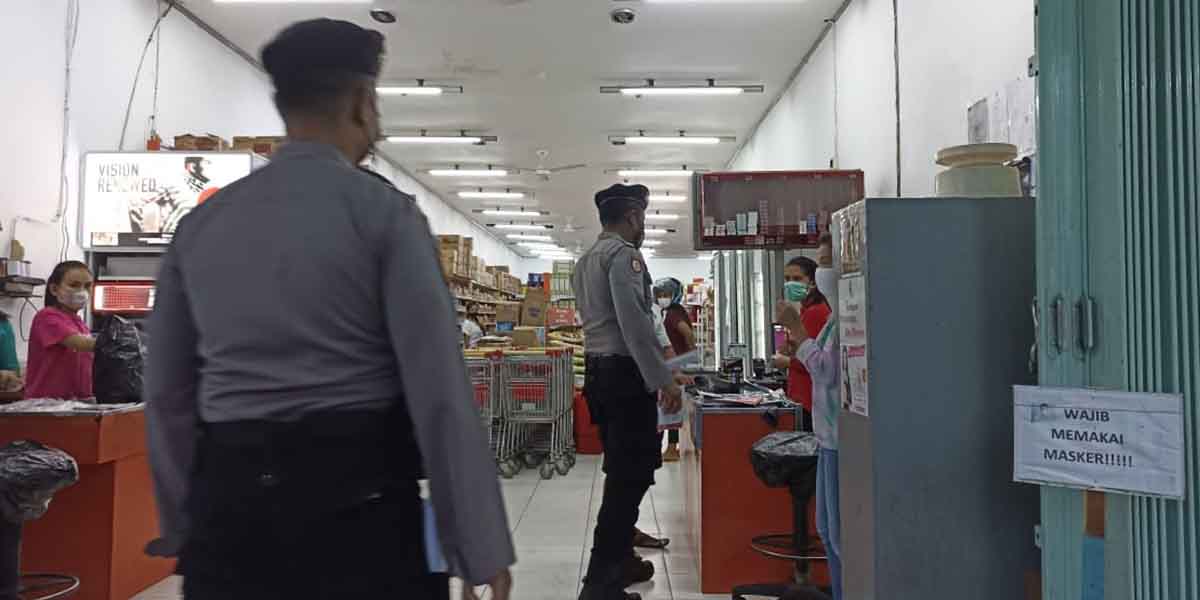 jelang-pon-xx-papua-aparat-gabungan-di-timika-patroli-penerapan-prokes-covid-19